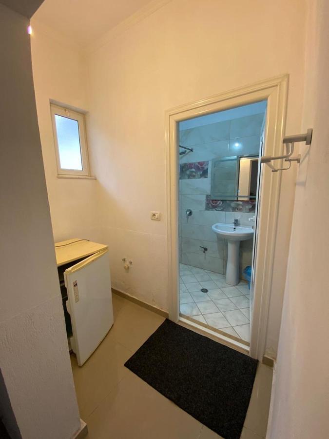 Guest House Lionel Durrës Eksteriør billede