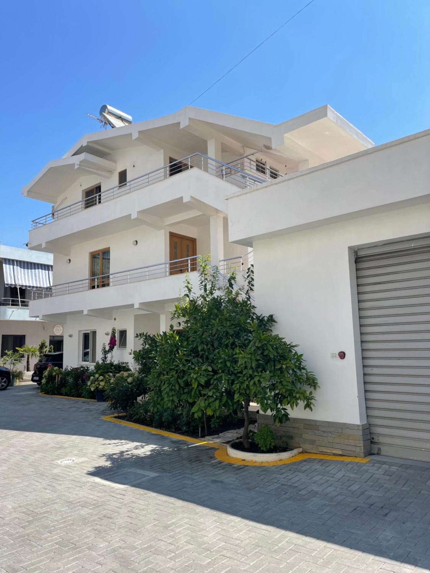 Guest House Lionel Durrës Eksteriør billede